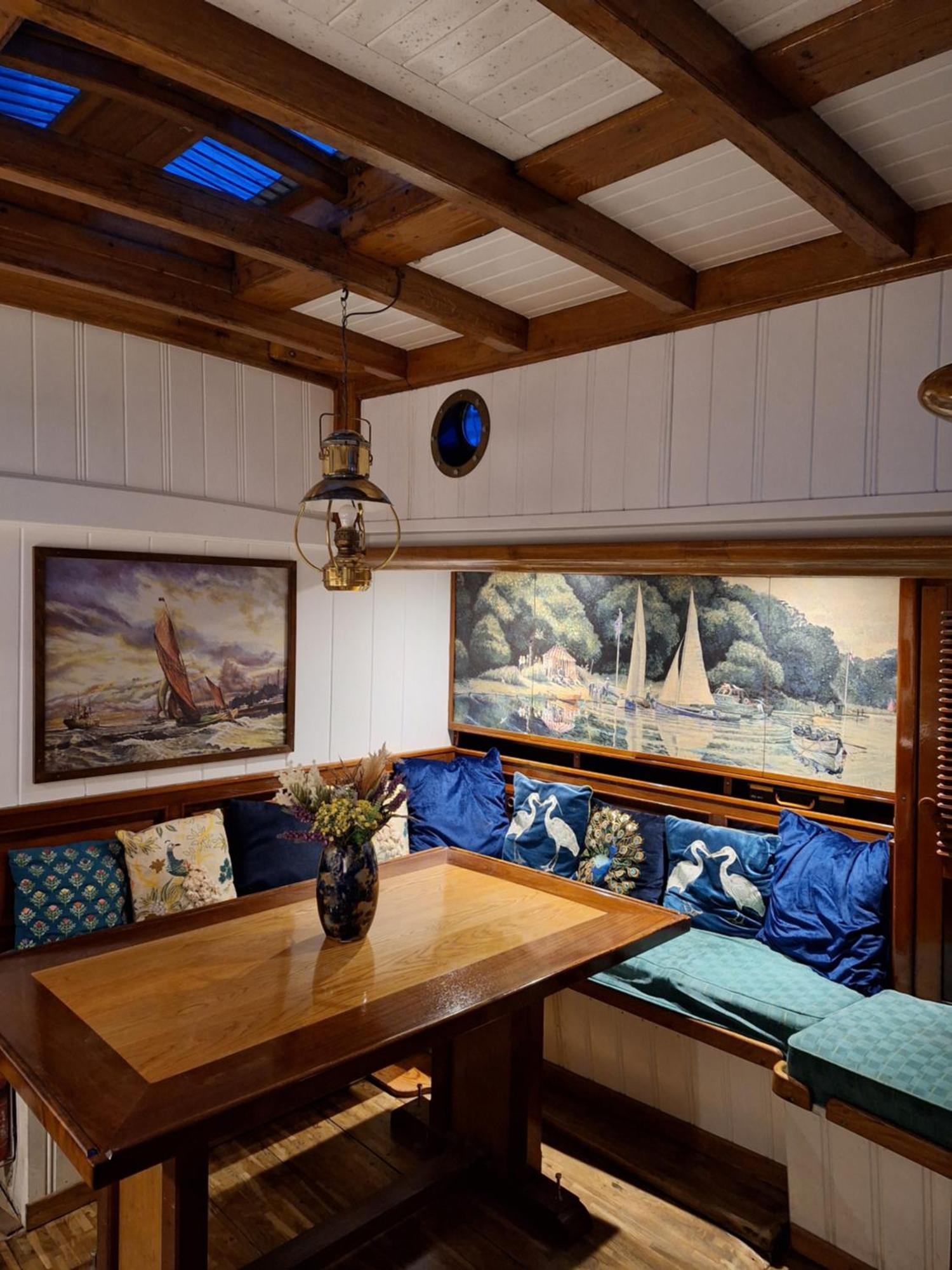 Historic Wooden Ship 'Ursula' 호텔 이스트 카우스 외부 사진