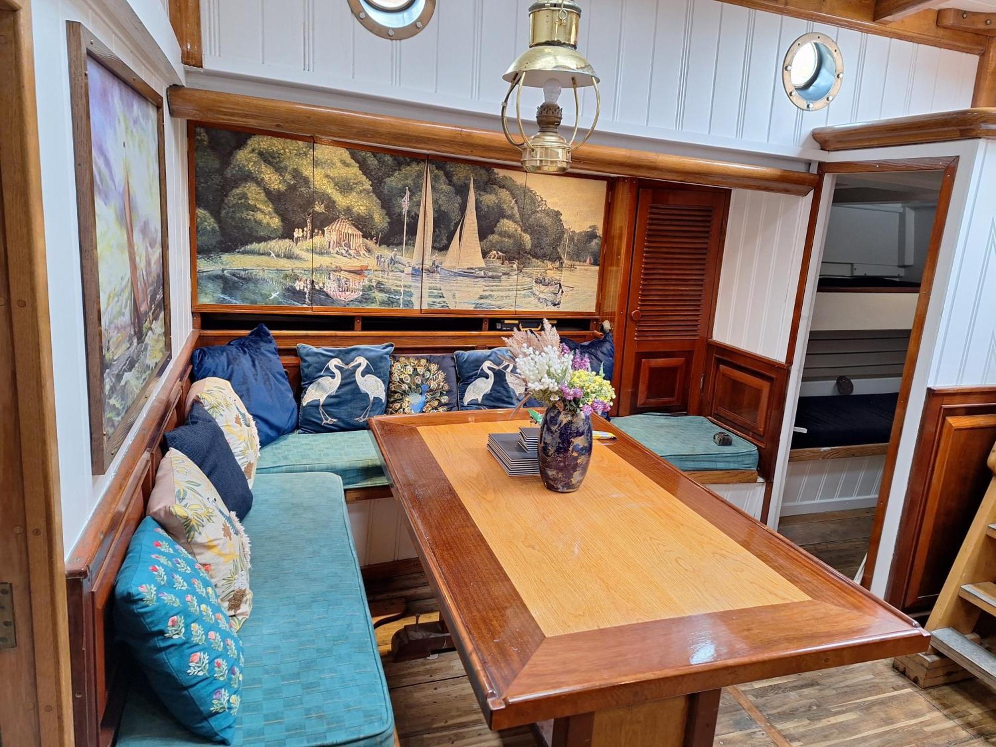 Historic Wooden Ship 'Ursula' 호텔 이스트 카우스 외부 사진