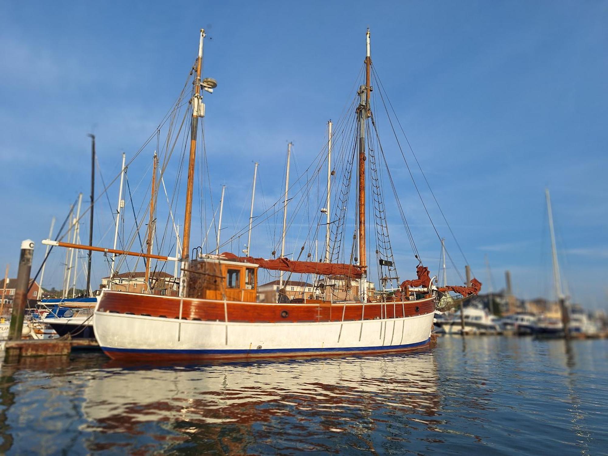 Historic Wooden Ship 'Ursula' 호텔 이스트 카우스 외부 사진